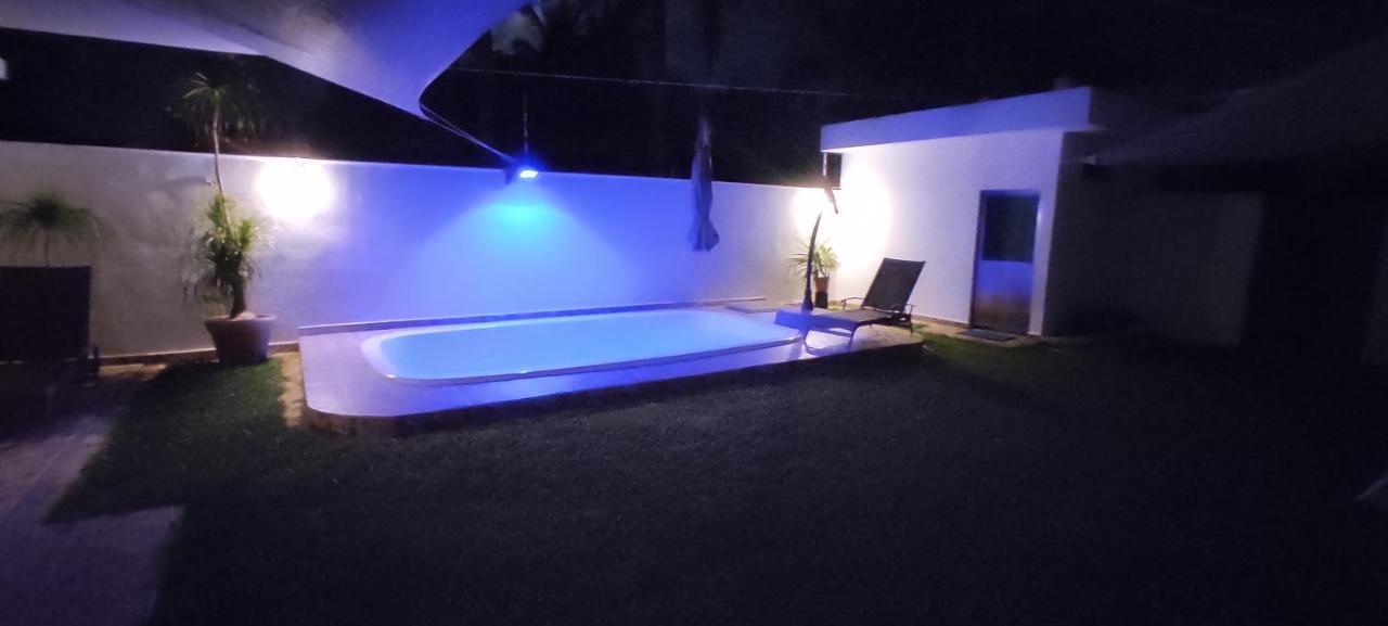 Casa Abril Cozzy Suites Канкун Экстерьер фото