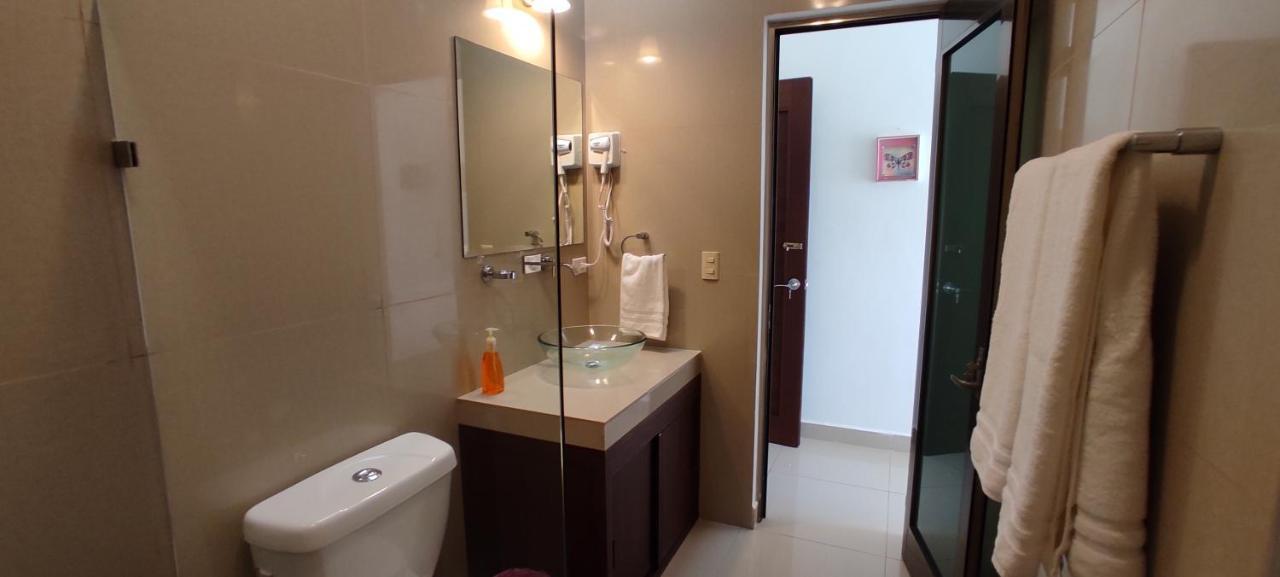 Casa Abril Cozzy Suites Канкун Экстерьер фото
