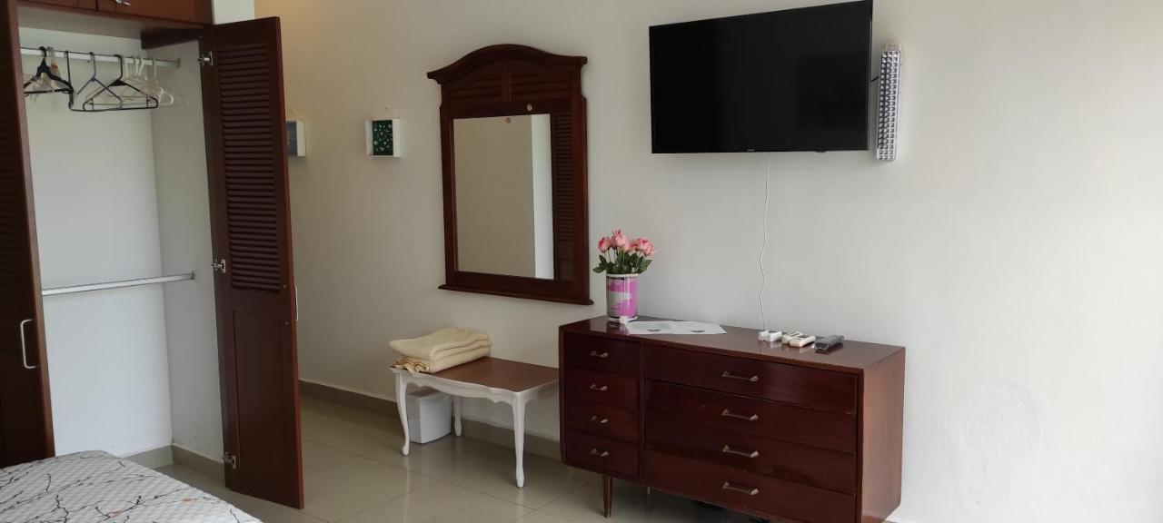 Casa Abril Cozzy Suites Канкун Экстерьер фото
